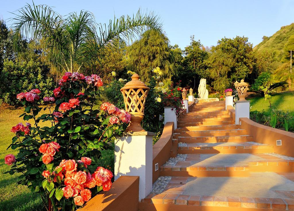 Hotel Porto Pirgos Parghelia Exterior photo