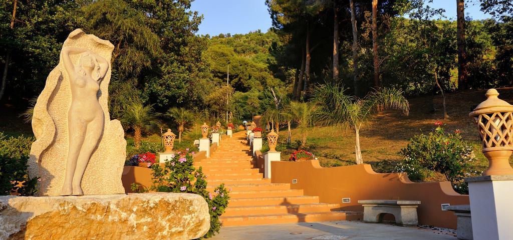 Hotel Porto Pirgos Parghelia Exterior photo