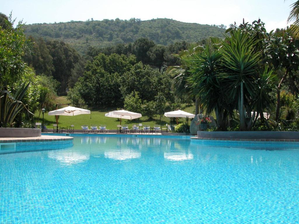 Hotel Porto Pirgos Parghelia Exterior photo