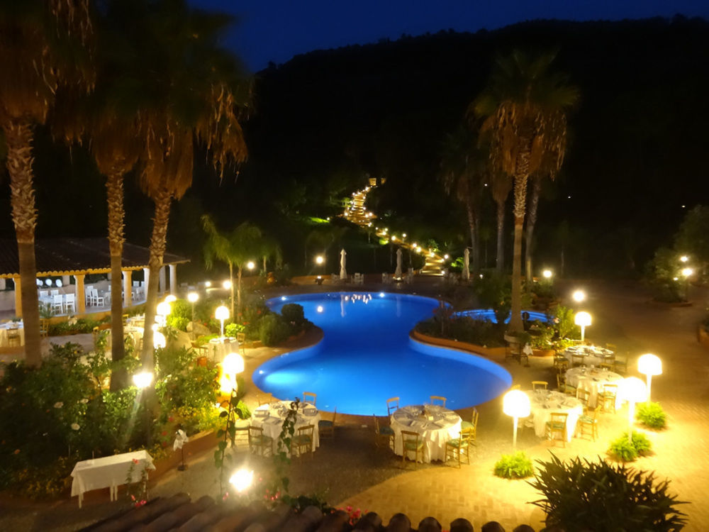 Hotel Porto Pirgos Parghelia Exterior photo
