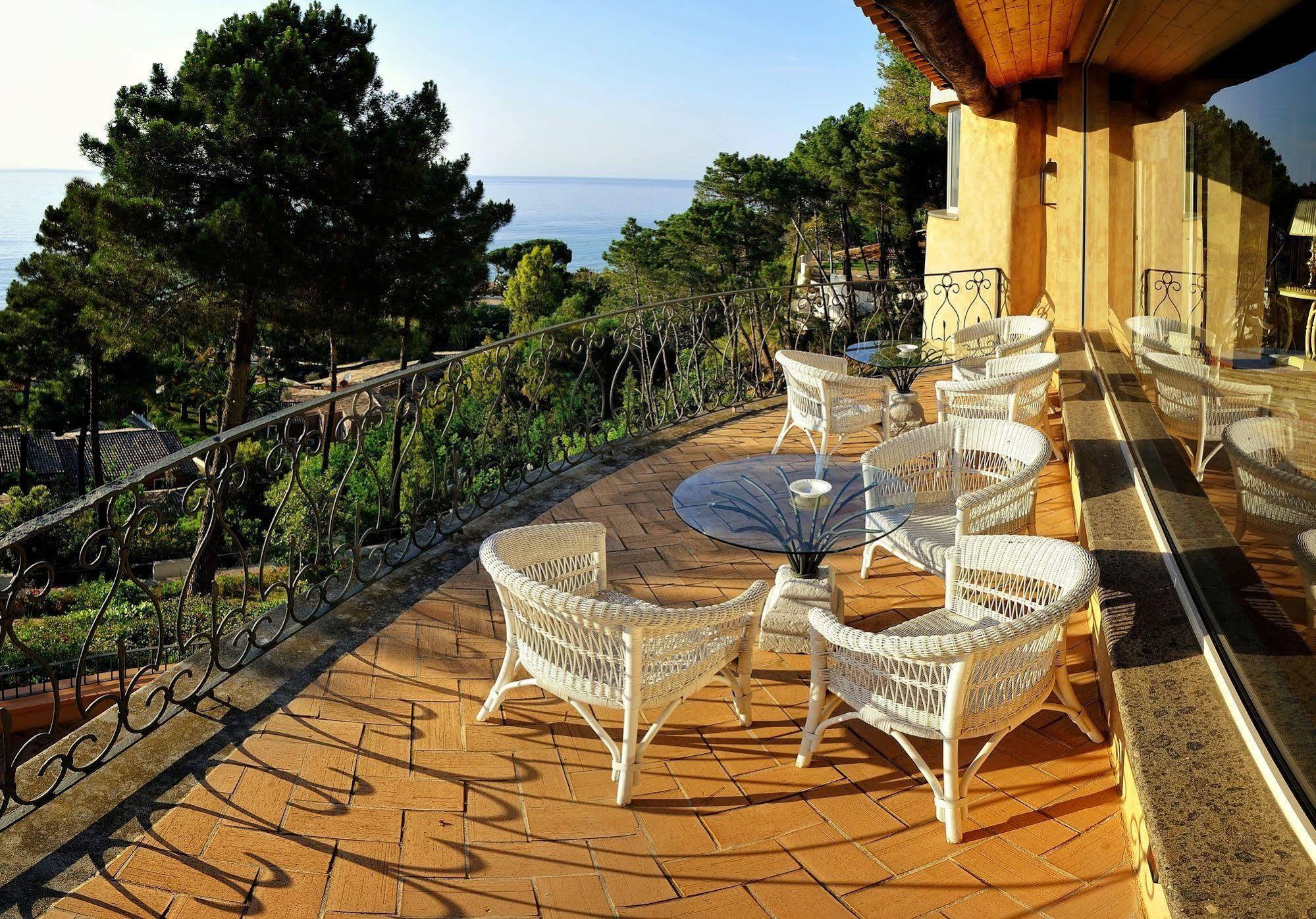 Hotel Porto Pirgos Parghelia Exterior photo