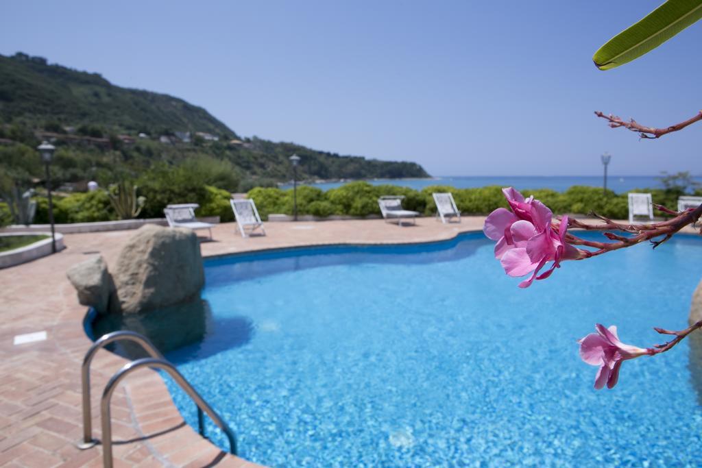 Hotel Porto Pirgos Parghelia Exterior photo
